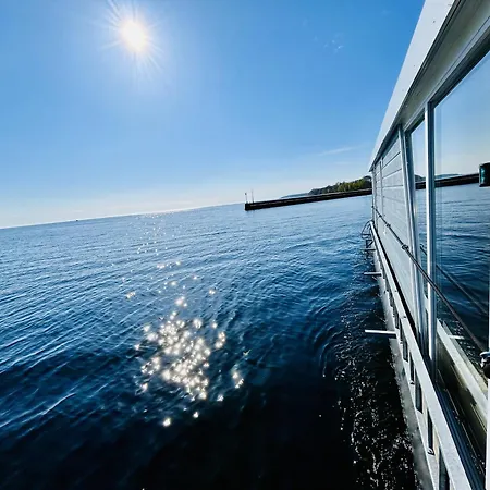 Mindset Houseboat - I Na Morzu