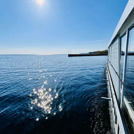 Mindset Houseboat - I Na Morzu * Puck