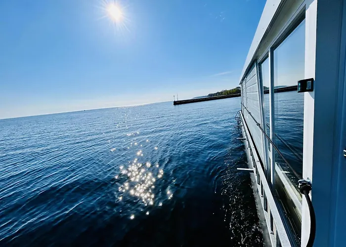 Mindset Houseboat - I Na Morzu