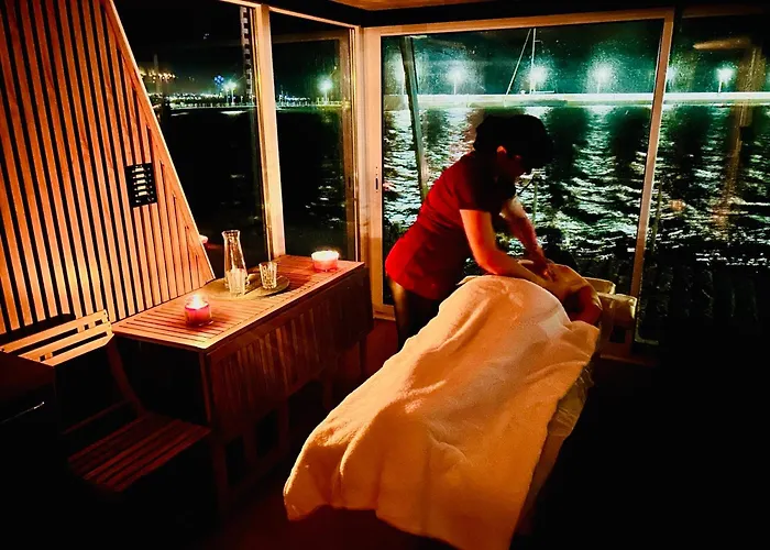 Mindset Houseboat - I Na Morzu